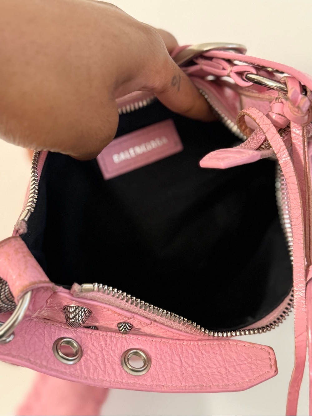 BALENCIAGA LE CAGOLE SHOULDER BAG XS IN LIGHT PINK - Picture 4 of 4